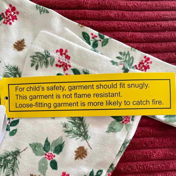 Burt’s Bees Baby 12 Mon Christmas PJs, new with tags, great gift, organic cotton - Picture 5 of 6